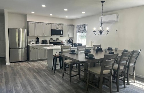 New Paltz House | Welcome to New Paltz. Charming 3-bedroom house with AC, WIFI,