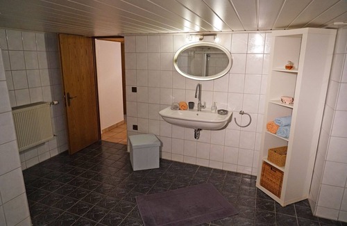 Andernach Apartment | Welcome to our centraly located appartment with private parking & terrace.