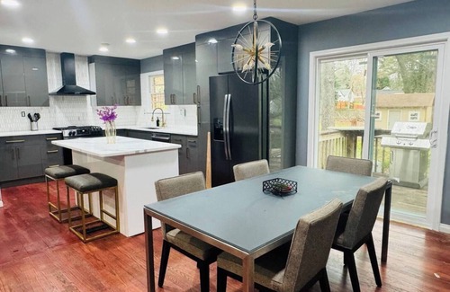 Mechanicsville Apartment | Welcome to our charming bungalow located in the historic neighborhood of Decatur, Georgia.