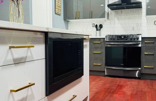 Mechanicsville Apartment | Welcome to our charming bungalow located in the historic neighborhood of Decatur, Georgia.