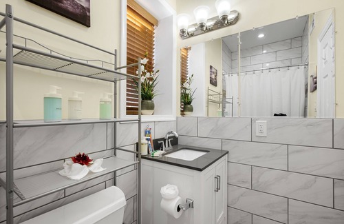 South Philadelphia Apartment | Welcome to our lovely vacation home rental in the Grays Ferry area of South Philadelphia