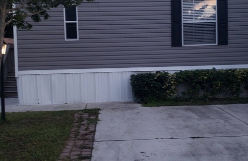 Coconut Creek House | Welcome to our place!nThis is a comfortable room inside a Mobile Home.n