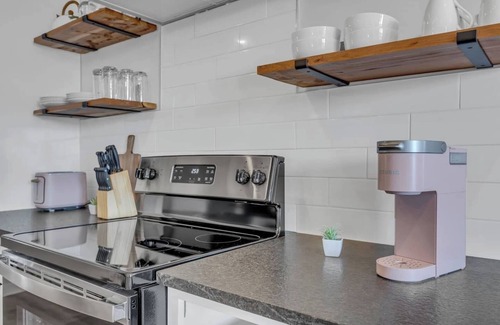 Urbandale Nations Apartment | Welcome to our stylish and spacious apartment near the Nations