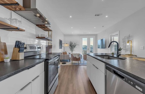 Urbandale Nations Apartment | Welcome to our stylish and spacious apartment near the Nations