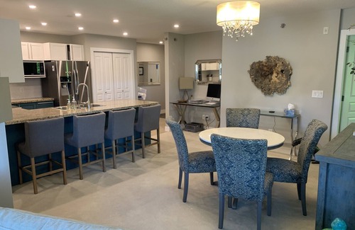 Cultural District Condo | Welcome to Paradise - 5 mins from the beach