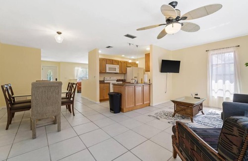 Port Charlotte - Charlotte Harbor House | Welcome to Paradise - Pet Friendly - Pool Home!