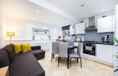 West Kensington Apartment | Welcome to Plotseeker’s 2 Bedroom Charming Family Apartment
