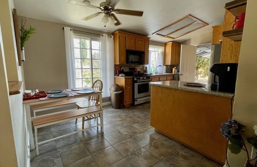 Thousand Oaks House | Welcome to "Ranch Haus" In the heart of Thousand Oaks