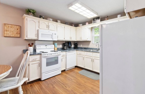 Sloans Valley House | Welcome to “Romancing On Lake Cumberland” – Your Perfect Romantic Getaway!