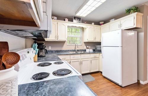 Sloans Valley House | Welcome to “Romancing On Lake Cumberland” – Your Perfect Romantic Getaway!