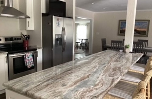 Park East House | Welcome to Sarasota! Indulge in a stress-free getaway at this turnkey rental property