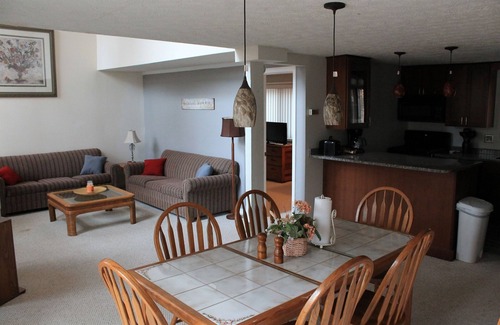 McGaheysville House | Welcome To "Snowed Inn” - Walk On And Off The Slopes