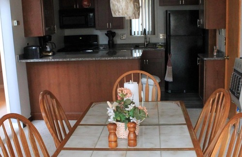 McGaheysville House | Welcome To "Snowed Inn” - Walk On And Off The Slopes