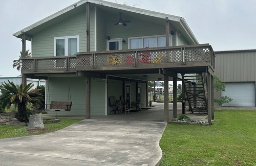 Port O Connor House | Welcome to Sunset Chateau! This split level 4/2 house close to the beach!
