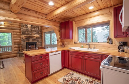 Whitefish Cabin | Welcome to Sweet Water, 2 bed 2 bath log cabin 10 minutes from Glacier Park!