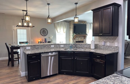 Kingsport House | Welcome to the Appalachian Oasis. Pool home with 4 bedrooms, 3 bath and gym.
