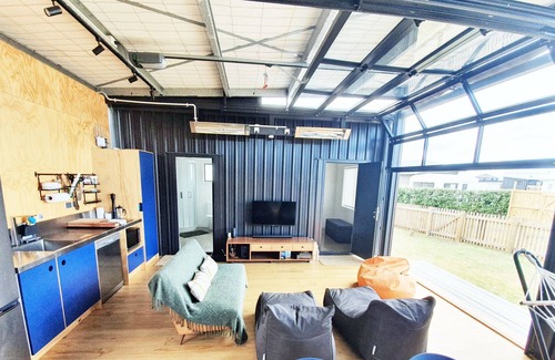 Waiotahi Cabin | Welcome to "The Awning" - 5 min from the beach.