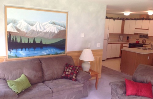 Downtown Leavenworth Condo | Welcome to the Bean's Pod :-)