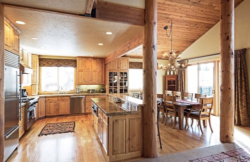 Park Meadows House | Welcome to the Bees Together Lodge