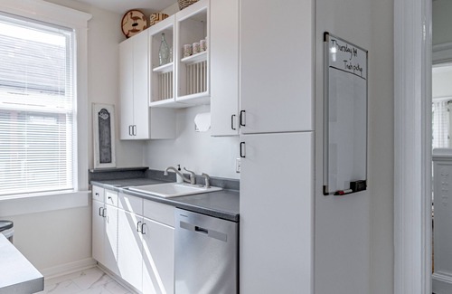 Beechmont House | Welcome to the Blue Bungalow; Your home away from home! n