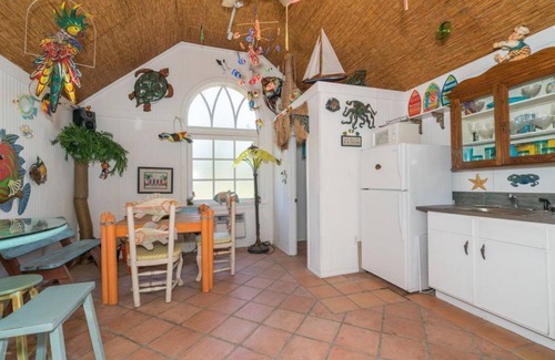 Long Beach House | Welcome to the Graceful Oaks!