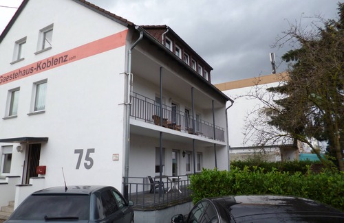Kesselheim Apartment | Welcome to the GUEST HOUSE - KOBLENZ apartment on the upper floor