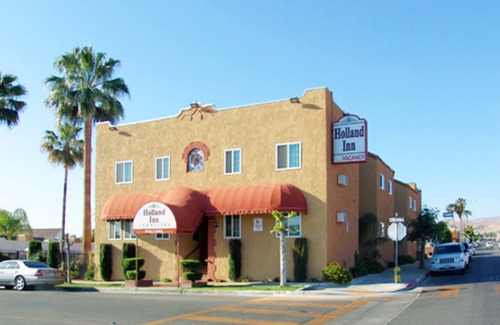 Taft House | Welcome to the Holland Inn Suites double room with King Bed