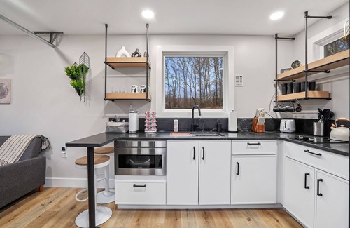 Creola Apartment | Welcome to the Juice Box!