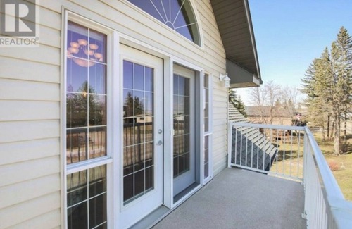 Sylvan Lake House | Welcome to The Lakeshore Guest House STAR-04446