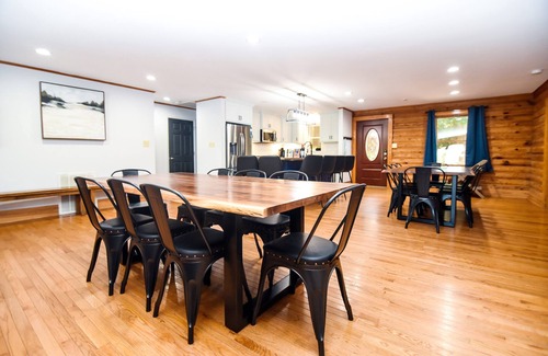 Mount Mourne Cabin | Welcome to the Lodge at Greenbay - Sandy Beach & Amazing Sunset Views!