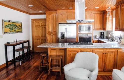 Gulfport Cottage | Welcome to The Oyster Shack! The Coast's cutest coastal cottage!