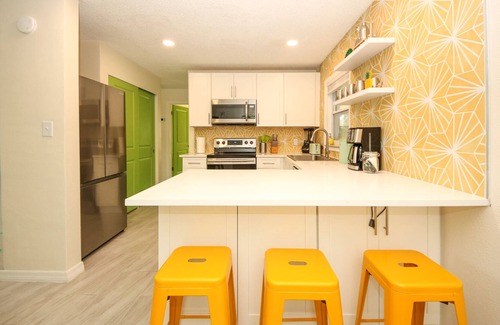 The Lakes House | Welcome to the Pineapple Bungalow in Port Richey!