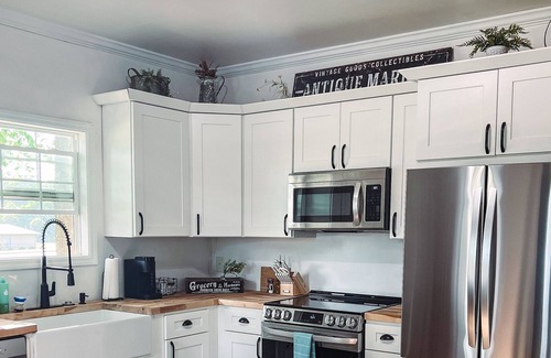 Downtown House | Welcome to the Riverside Residence in Charming Columbia TN! NEWLY RENOVATED