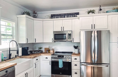 Downtown House | Welcome to the Riverside Residence in Charming Columbia TN! NEWLY RENOVATED