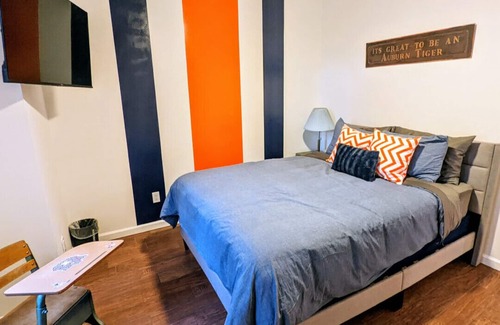 Lee County House | Welcome to The TIGERDEN, your Auburn University retreat located just 20 minutes from Auburn!