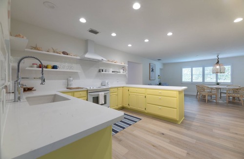 Southside House | Welcome to The Pink Cabana – A Vibrant Escape in the Heart of West Palm Beach!