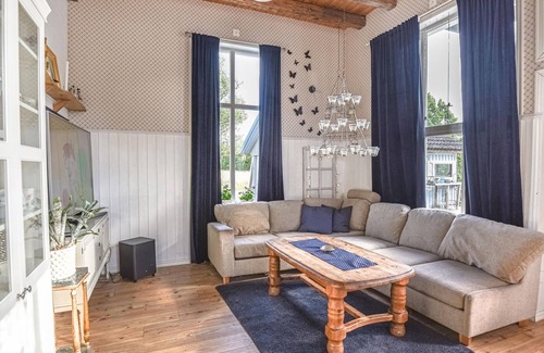 Vara House | Welcome to this beautiful family house with garden and spacious terrace.