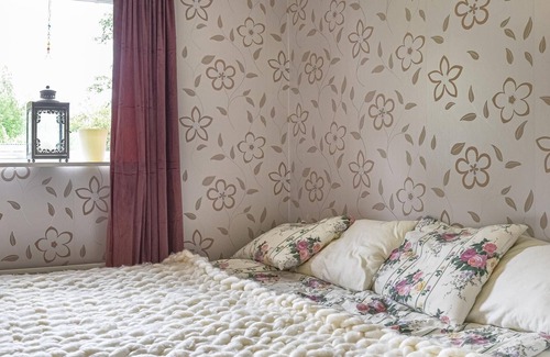 Vara House | Welcome to this beautiful family house with garden and spacious terrace.