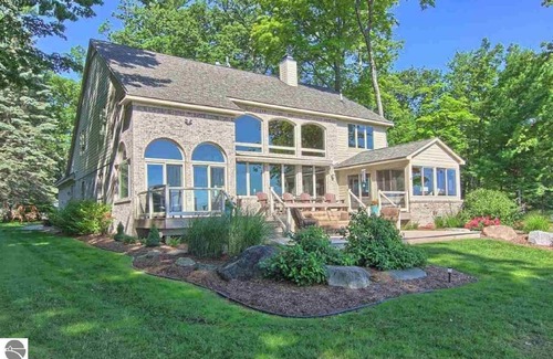 Williamsburg House | Welcome To Twin Palms A Beautiful Oasis On The Chain Of Lakes Near TC