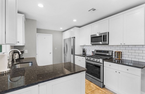 New Monmouth House | Welcome To NYC Sky Line BEACH Views Of Casa Azul! The Perfect Family Getaway!