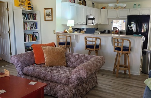 Beachwalk House | Welcome to the Blue Mermaid on Harbor Island! The perfect vacation getaway.