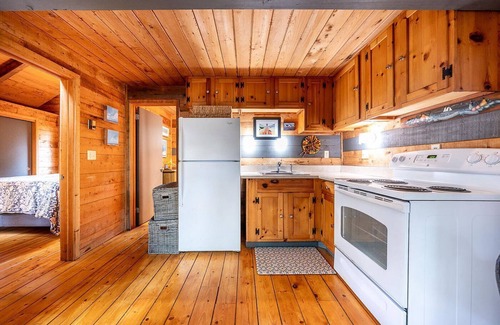 Wellfleet Cottage | Welcome to Wellfleet! Classically Modern, Woodsy and Serene.