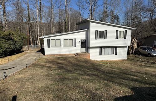 Travelers Rest House | Welcome to Wendfield in beautiful Travelers Rest!
