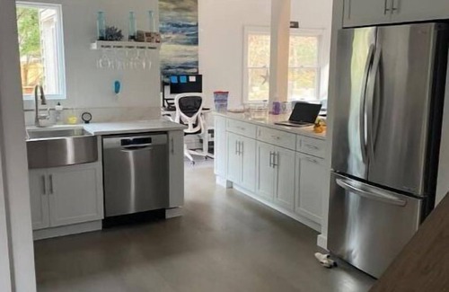 East Hampton North House | Welcome to your East Hampton Oasis, private 1 acre property.