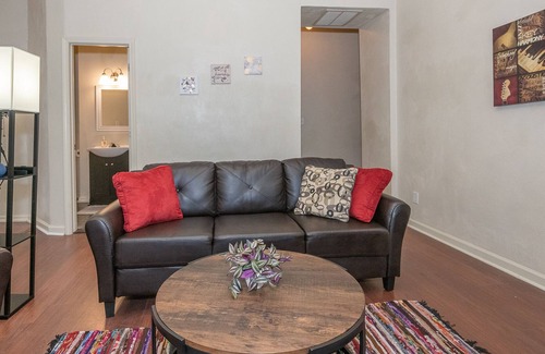 Newport News Apartment | Welcome to Your Home Away from Home