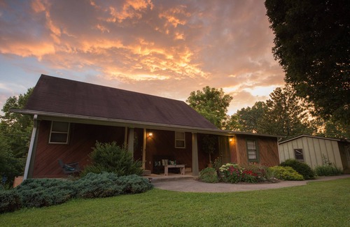 Saint Helens House | Welcome to your home away from home!