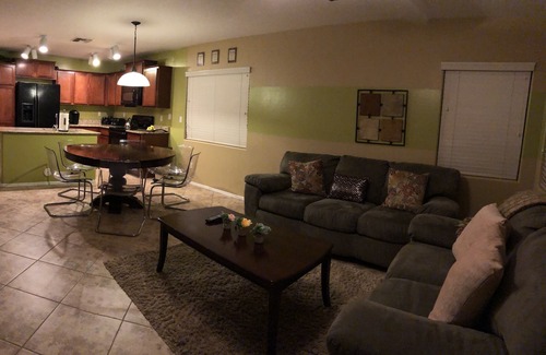 Maricopa House | Welcome to your home away from home in the Desert!