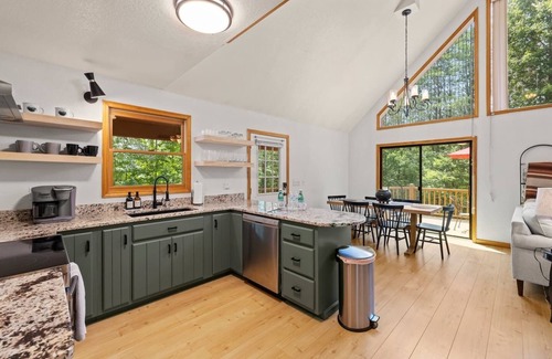 Murphy Cabin | Welcome to your new favorite escape in Murphy, NC by Lees Acres