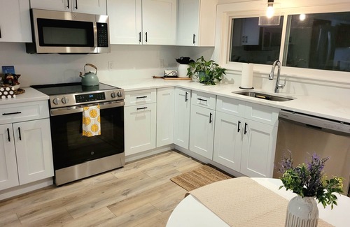 Plymouth House | Welcome to your Peaceful Waterfront Retreat in Plymouth