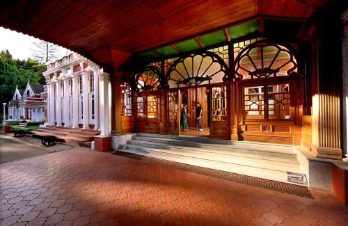 Kathadimattam Hotel | WelcomHeritage Fernhills Royal Palace